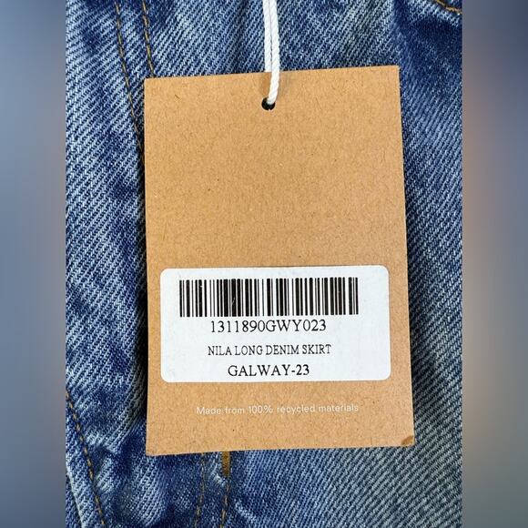 NWT Reformation Nila Long Midi Denim Skirt In Galway Wash Size 23 - Picture 4 of 11